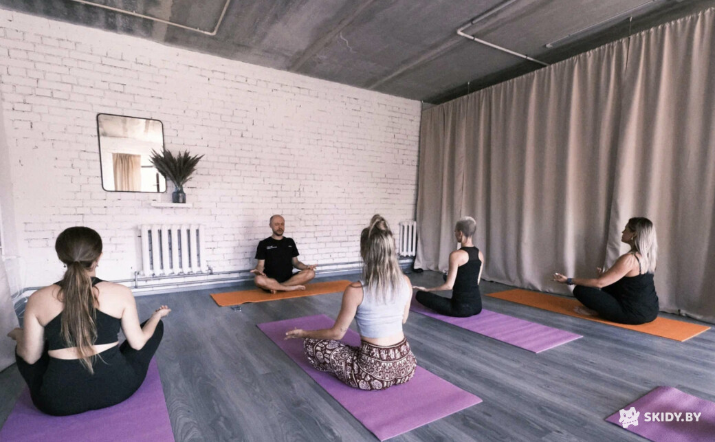 Занятие йогой со скидкой 15% в студии Yoga Me
