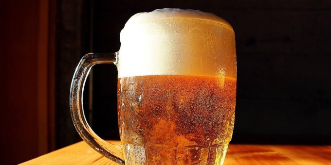Найдена причина, почему людям хочется пить пиво.