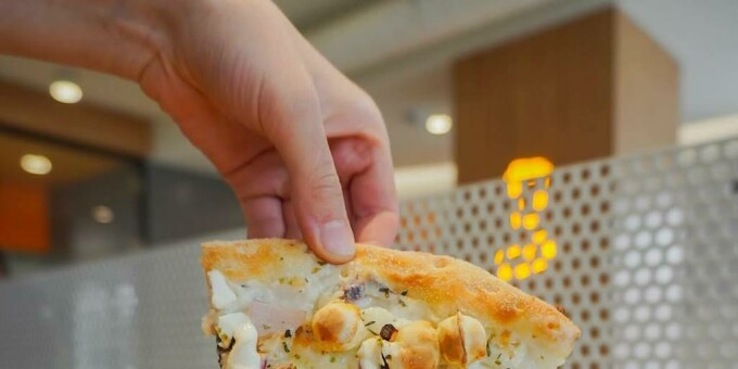 Новинка от «Додо»: настоящая пельменная пицца!