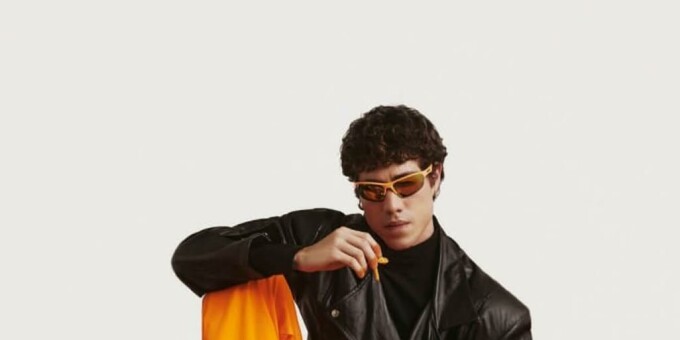 Cheetos представил необычные штаны для любителей чипсов